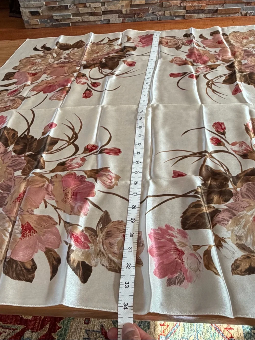 NWOT Ellen Tracy, silk scarf
